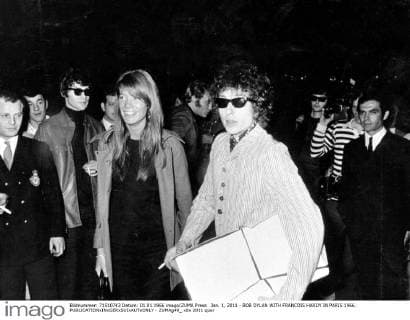 Jan. 1, 2011 - BOB DYLAN WITH FRANCOIS HARDY IN PARIS 1966. - ZUMAg49_