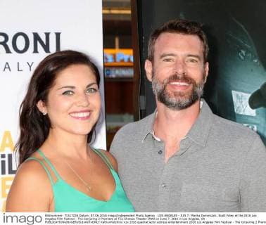 LOS ANGELES - JUN 7: Marika Dominczyk, Scott Foley at the 2016 Los Angeles Film Festival - The Conjuring 2 Premiere at TCL Chinese Theater IMAX on June 7, 2016 in Los Angeles, CA  KathyxHutchins