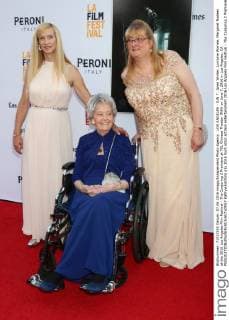 LOS ANGELES - JUN 7: Janet Winter, Lorraine Warren, Margaret Nadeen at the 2016 Los Angeles Film Festival - The Conjuring 2 Premiere at TCL Chinese Theater IMAX on June 7, 2016 in Los Angeles, CA  KathyxHutchins