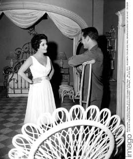 Jan. 1, 2011 - ELIZABETH TAYLOR AND PAUL NEWMAN FILMING CAT ON A HOT TIN ROOF .11 19 59. - ZUMAg49_