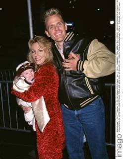 Jan. 1, 2011 - K23454EG: 70TH ANNUAL HOLLYWOOD CHRISTMAS PARADE.ROOSEVELT HOTEL, HOLLYWOOD, CA 11 25 2001.CHRISTOPHER TITUS AND WIFE ERIN. ED GELLER 2001 - ZUMAg49_