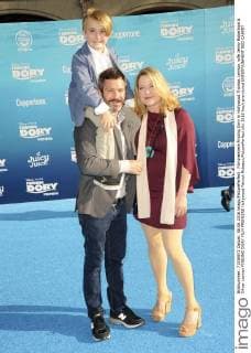 Filmpremiere Finding Dory in Hollywood Thomas Lennon, wife Jenny Robertson & Oliver Lennon FINDING DORY FILM PREMIERE Hollywood Patrick Rideaux PicturePerfect