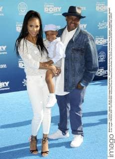 Filmpremiere Finding Dory in Hollywood Tamar Braxton, husband Vincent Herbert & son Logan FINDING DORY FILM PREMIERE Hollywood Patrick Rideaux PicturePerfect