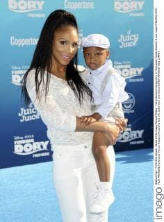 Filmpremiere Finding Dory in Hollywood Tamar Braxton & son Logan FINDING DORY FILM PREMIERE Hollywood Patrick Rideaux PicturePerfect