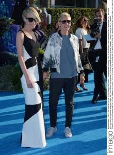 Filmpremiere Finding Dory in Hollywood Cast member Ellen DeGeneres (R), the voice of Dory and her spouse, actress Portia de Rossi attend the premiere of the animated motion picture comedy Finding Dory at the El Capitan Theatre in the Hollywood section of Los Angeles on June 8, 2016. Storyline: The friendly-but-forgetful blue tang fish reunites with her loved ones, and everyone learns a few things about the real meaning of family along the way.  LAP2016060801 JIMxRUYMEN