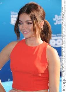 Filmpremiere Finding Dory in Hollywood June 8, 2016 - Hollywood, CA, United States - 08 June 2016 - Hollywood. Sarah Hyland. Arrivals for the World Premiere Of Disney-Pixar s Finding Dory held at the El Capitan Theater. Photo Credit: Hollywood United States - ZUMAa123