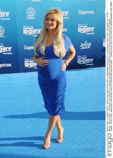 Filmpremiere Finding Dory in Hollywood June 8, 2016 - Hollywood, CA, United States - 08 June 2016 - Hollywood. Holly Madison. Arrivals for the World Premiere Of Disney-Pixar s Finding Dory held at the El Capitan Theater. Photo Credit: Hollywood United States - ZUMAa123
