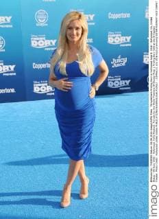 Filmpremiere Finding Dory in Hollywood June 8, 2016 - Hollywood, CA, United States - 08 June 2016 - Hollywood. Holly Madison. Arrivals for the World Premiere Of Disney-Pixar s Finding Dory held at the El Capitan Theater. Photo Credit: Hollywood United States - ZUMAa123