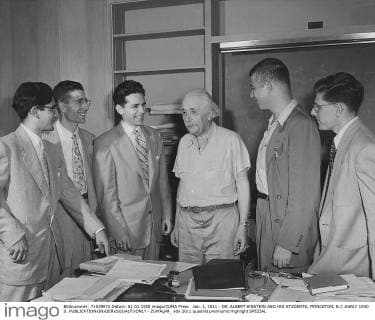 Jan. 1, 2011 - DR. ALBERT EINSTEIN AND HIS STUDENTS, PRINCETON, N.J..EARLY 1930 S. - ZUMAg49_