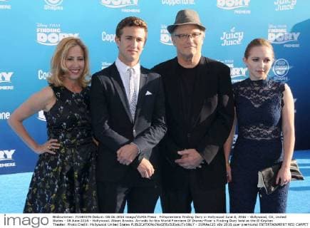 Filmpremiere Finding Dory in Hollywood June 8, 2016 - Hollywood, CA, United States - 08 June 2016 - Hollywood. Albert Brooks. Arrivals for the World Premiere Of Disney-Pixar s Finding Dory held at the El Capitan Theater. Photo Credit: Hollywood United States - ZUMAa123