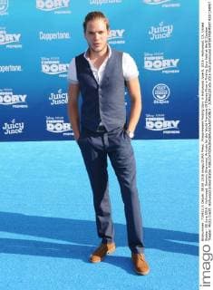 Filmpremiere Finding Dory in Hollywood June 8, 2016 - Hollywood, CA, United States - 08 June 2016 - Hollywood. Dominic Sherwood. Arrivals for the World Premiere Of Disney-Pixar s Finding Dory held at the El Capitan Theater. Photo Credit: Hollywood United States - ZUMAa123