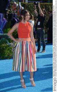Filmpremiere Finding Dory in Hollywood Actress Sarah Hyland attends the premiere of the animated motion picture comedy Finding Dory at the El Capitan Theatre in the Hollywood section of Los Angeles on June 8, 2016. Storyline: The friendly-but-forgetful blue tang fish reunites with her loved ones, and everyone learns a few things about the real meaning of family along the way.  LAP2016060817 JIMxRUYMEN