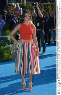 Filmpremiere Finding Dory in Hollywood Actress Sarah Hyland attends the premiere of the animated motion picture comedy Finding Dory at the El Capitan Theatre in the Hollywood section of Los Angeles on June 8, 2016. Storyline: The friendly-but-forgetful blue tang fish reunites with her loved ones, and everyone learns a few things about the real meaning of family along the way.  LAP2016060818 JIMxRUYMEN