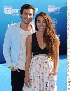 Filmpremiere Finding Dory in Hollywood June 8, 2016 - Hollywood, CA, United States - 08 June 2016 - Hollywood. Alex Kinsey, Sierra Deaton. Arrivals for the World Premiere Of Disney-Pixar s Finding Dory held at the El Capitan Theater. Photo Credit: Hollywood United States - ZUMAa123