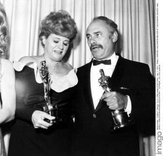 OSCARS. Bester Nebendarsteller. Preisträger 1961-1970 Jan. 1, 2011 - SHELLY WINTERS AND MARTIN BALSAM AT THE ACADEMY AWARDS.1966. C858-3. - ZUMAg49_