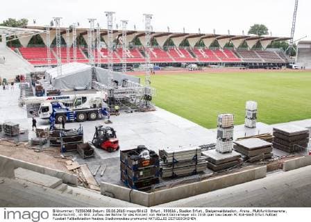 Erfurt , 090616 , Stadion Erfurt , Steigerwaldstadion , Arena , Multifunktionsarena , Baufortschritt , im Bild: Aufbau der Bühne für das Konzert von Herbert Grönemeyer