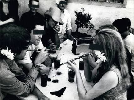1965 - Flower People - Tangier Morocco. Hippies Hippy Hash marijuana pipe - ZUMAk09_