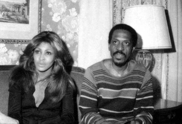 IKE AND TINA TURNER. - ZUMAg49_