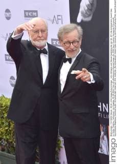 John Williams und Steven Spielberg bei der 44. AFI Life Achievement Award Gala im Dolby Theatre, Hollywood. Los Angeles, 09.06.2016 Foto:xD.xStarbuckx xFuturexImage