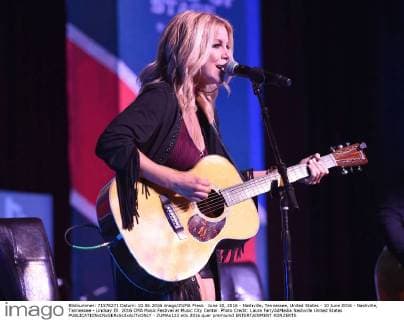 June 10, 2016 - Nashville, Tennessee, United States - 10 June 2016 - Nashville, Tennessee - Lindsay Ell. 2016 CMA Music Festival at Music City Center. Photo Credit: Laura Farr AdMedia Nashville United States - ZUMAa123