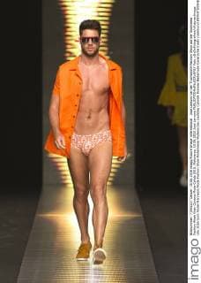 Jose Lamuno bei der Truchacloth Fashion Show auf der Swimwear Fashion Week Gran Canaria Moda Calida 2016. Meloneras, 10.06.2016 Jose Lamuno  Foto:xDyDxFotografosx xFuturexImage
