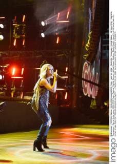 June 11, 2016 - Nashville, Tennessee, United States - 10 June 2016 - Nashville, Tennessee - Carrie Underwood. 2016 CMA Music Festival Nightly Concert held at Nissan Stadium. Photo Credit: Laura Farr AdMedia Nashville United States - ZUMAa123