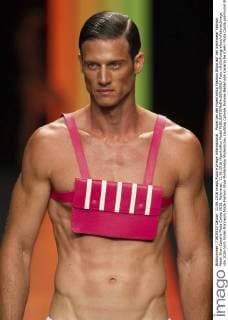 Model bei der Hipertrofico Fashion Show auf der Swimwear Fashion Week Gran Canaria Moda Calida 2016. Meloneras, 11.06.2016 Hipertrofico Model  Foto:xDyDxFotografosx xFuturexImage