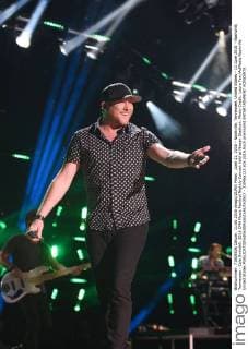 June 11, 2016 - Nashville, Tennessee, United States - 11 June 2016 - Nashville, Tennessee - Cole Swindell. 2016 CMA Music Festival Nightly Concert held at Nissan Stadium. Photo Credit: Laura Farr AdMedia Nashville United States - ZUMAa123