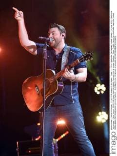 June 11, 2016 - Nashville, Tennessee, United States - 11 June 2016 - Nashville, Tennessee - Chris Young. 2016 CMA Music Festival Nightly Concert held at Nissan Stadium. Photo Credit: Laura Farr AdMedia Nashville United States - ZUMAa123