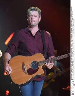 June 11, 2016 - Nashville, Tennessee, United States - 11 June 2016 - Nashville, Tennessee - Blake Shelton. 2016 CMA Music Festival Nightly Concert held at Nissan Stadium. Photo Credit: Laura Farr AdMedia Nashville United States - ZUMAa123