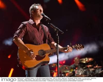 June 11, 2016 - Nashville, Tennessee, United States - 11 June 2016 - Nashville, Tennessee - Blake Shelton. 2016 CMA Music Festival Nightly Concert held at Nissan Stadium. Photo Credit: Laura Farr AdMedia Nashville United States - ZUMAa123