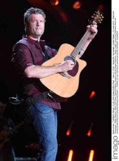 June 11, 2016 - Nashville, Tennessee, United States - 11 June 2016 - Nashville, Tennessee - Blake Shelton. 2016 CMA Music Festival Nightly Concert held at Nissan Stadium. Photo Credit: Laura Farr AdMedia Nashville United States - ZUMAa123