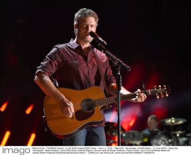 June 11, 2016 - Nashville, Tennessee, United States - 11 June 2016 - Nashville, Tennessee - Blake Shelton. 2016 CMA Music Festival Nightly Concert held at Nissan Stadium. Photo Credit: Laura Farr AdMedia Nashville United States - ZUMAa123