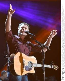 June 11, 2016 - Nashville, Tennessee, United States - 11 June 2016 - Nashville, Tennessee - Blake Shelton. 2016 CMA Music Festival Nightly Concert held at Nissan Stadium. Photo Credit: Laura Farr AdMedia Nashville United States - ZUMAa123