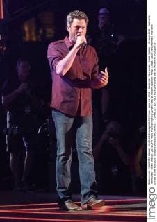 June 11, 2016 - Nashville, Tennessee, United States - 11 June 2016 - Nashville, Tennessee - Blake Shelton. 2016 CMA Music Festival Nightly Concert held at Nissan Stadium. Photo Credit: Laura Farr AdMedia Nashville United States - ZUMAa123