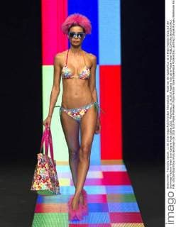Model bei der Agatha Ruiz de la Prada Fashion Show auf der Swimwear Fashion Week Gran Canaria Moda Calida 2016. Meloneras, 11.06.2016 Agatha Ruiz de la Prada Model  Foto:xDyDxFotografosx xFuturexImage