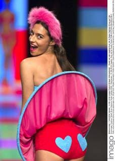 Model bei der Agatha Ruiz de la Prada Fashion Show auf der Swimwear Fashion Week Gran Canaria Moda Calida 2016. Meloneras, 11.06.2016 Agatha Ruiz de la Prada Model  Foto:xDyDxFotografosx xFuturexImage