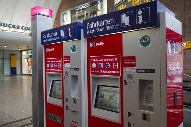 Frankfurt Themenbild - Fahrkartenautomat, Fahrkarten, VRS Fahrkartenautomat in einem Bahnhof, Deutsche Bahn Featurebild, Themenbild, Symbolbild Copyright: Fleigx xEibner-Pressefoto EP_dfg