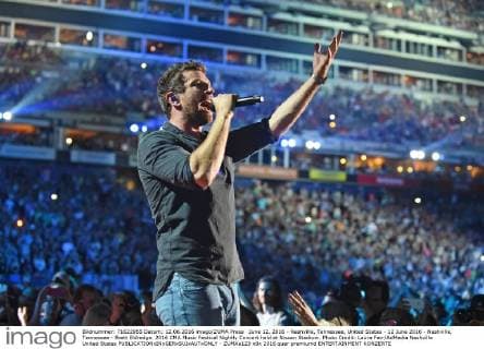 June 12, 2016 - Nashville, Tennessee, United States - 12 June 2016 - Nashville, Tennessee - Brett Eldredge. 2016 CMA Music Festival Nightly Concert held at Nissan Stadium. Photo Credit: Laura Farr AdMedia Nashville United States - ZUMAa123