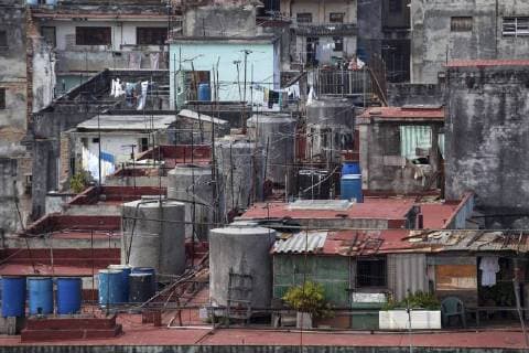 Ausblick auf marode Dächer im Stadtzentrum, Havanna, Kuba, Nordamerika Copyright: imageBROKER/HarryxLaub ibxhal04370258.jpg
