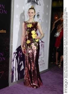June 14, 2016 - Hollywood, CA, United States - 14 June 2016 - Hollywood, California - Elle Fanning. The Neon Demon Los Angeles Premiere held at the ArcLight CinemasÃ¢â‚¬â ¢ Cinerama Dome. Photo Credit: AdMedia Hollywood United States - ZUMAa123