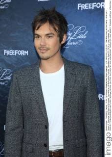 LOS ANGELES - JUN 15: Tyler Blackburn at the Pretty Little Liars Seaon 7 Premiere and Dead of Summer Premeire at the Hollywood Forever Cemetary on June 15, 2016 in Los Angeles, CA  KathyxHutchins