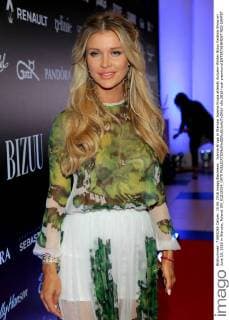 Joanna Krupa in Warsaw Joanna Krupa attends Autumn-Winter Bizuu Fashion Show on June 15, 2016 in Warsaw, Poland. EN_01215554_0079 