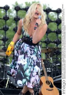 Morgan Myles Konzert - Country Music Festival in Oshkosh June 16, 2016 - Oshkosh, Wisconsin, U.S - Country singer MORGAN MYLES performs during the 2016 Country USA Music Festival in Oshkosh, Wisconsin. Oshkosh U.S. - ZUMAb115