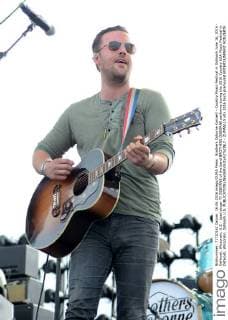 Brothers Osborne Konzert - Country Music Festival in Oshkosh June 16, 2016 - Oshkosh, Wisconsin, U.S - Lead singer TJ OSBORNE of the band BROTHERS OSBORNE performs during the 2016 Country USA Music Festival in Oshkosh, Wisconsin. Oshkosh U.S. - ZUMAb115