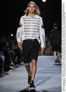 Mailand Fashion Week - Ports 1961 Modenschau Milan Men s Fashion Week Spring Summer 2017 Milan Fashion Week, Spring Summer 2017. Ports 1961 Fashion Show. Pictured: Model  RiccardoxGiordanoxfotosicki