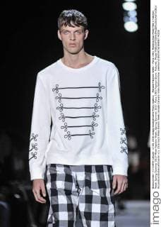 Mailand Fashion Week - Ports 1961 Modenschau Milan Men s Fashion Week Spring Summer 2017 Milan Fashion Week, Spring Summer 2017. Ports 1961 Fashion Show. Pictured: Model  RiccardoxGiordanoxfotosicki