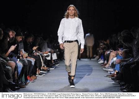 Mailand Fashion Week - Ports 1961 Modenschau Milan Men s Fashion Week Spring Summer 2017 Milan Fashion Week, Spring Summer 2017. Ports 1961 Fashion Show. Pictured: Model  RiccardoxGiordanoxfotosicki