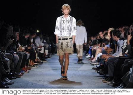 Mailand Fashion Week - Ports 1961 Modenschau Milan Men s Fashion Week Spring Summer 2017 Milan Fashion Week, Spring Summer 2017. Ports 1961 Fashion Show. Pictured: Model  RiccardoxGiordanoxfotosicki