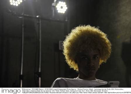 Mailand Fashion Week - backstage bei der Ports 1961 Modenschau Milan Men s Fashion Week Spring Summer 2017 Milan Fashion Week, Spring Summer 2017. Ports 1961 Backstage. Pictured:  RiccardoxGiordanoxfotosicki